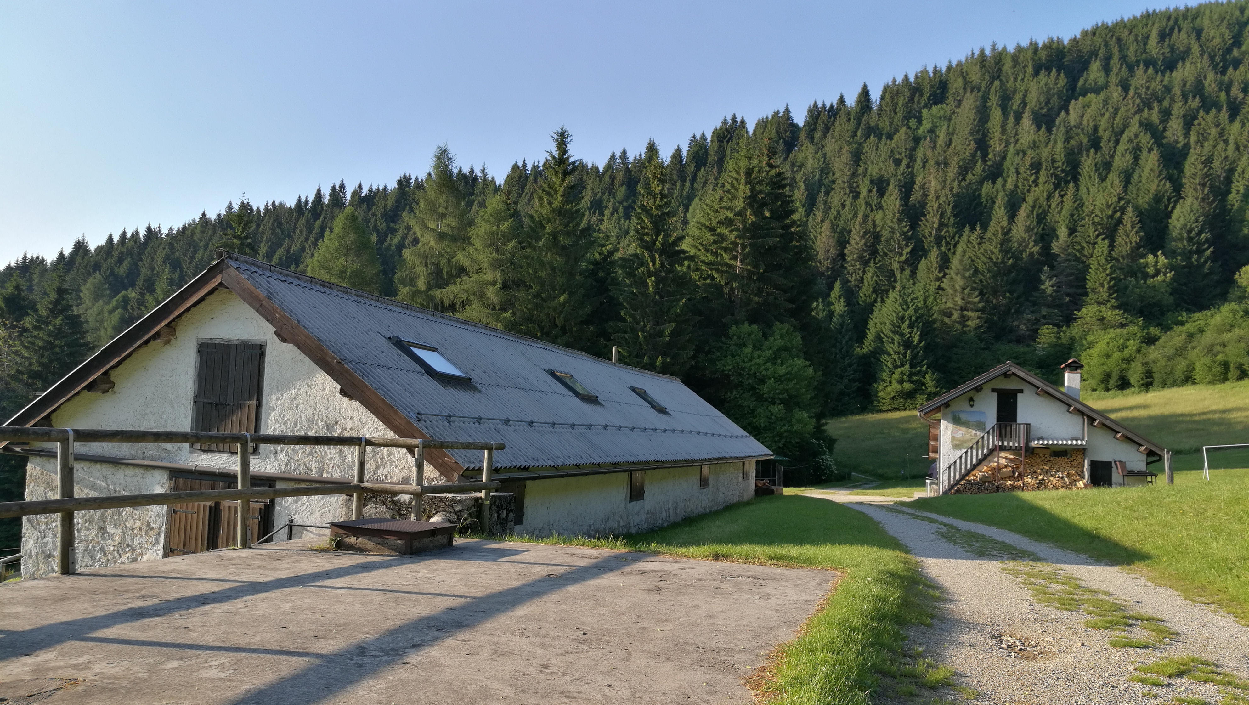 Malga e casera del Canal del Gat